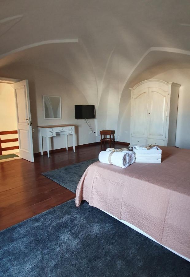 Palazzo Novecento Hotel Удженто Екстериор снимка