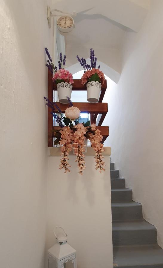 Palazzo Novecento Hotel Удженто Екстериор снимка
